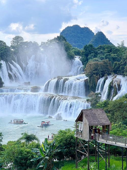 震撼!中越边境的跨国大瀑布